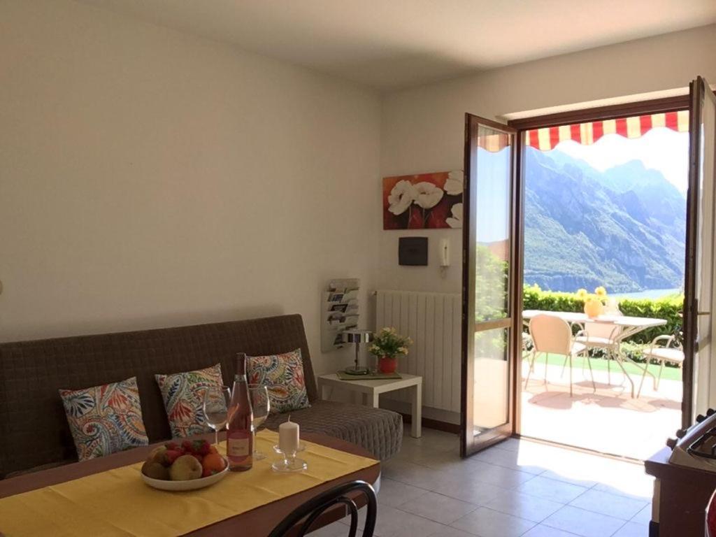 Irina'S House With View On Like And Swimming Pool Lejlighed Riva di Solto Eksteriør billede